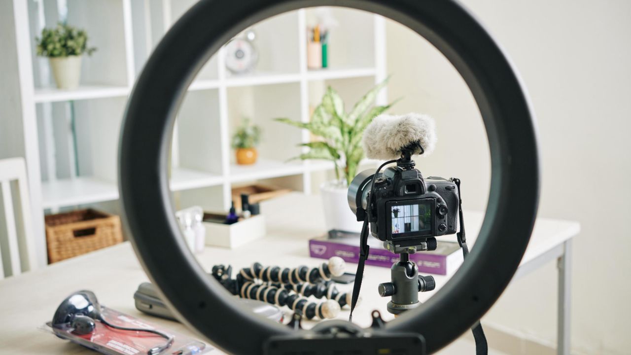 how to use AIXPI ring light?
