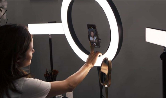 What is the Best Ring Light for Vlogging