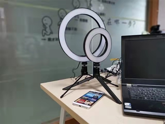 What is the difference between  6 inch ring light and 10 inch ring light？