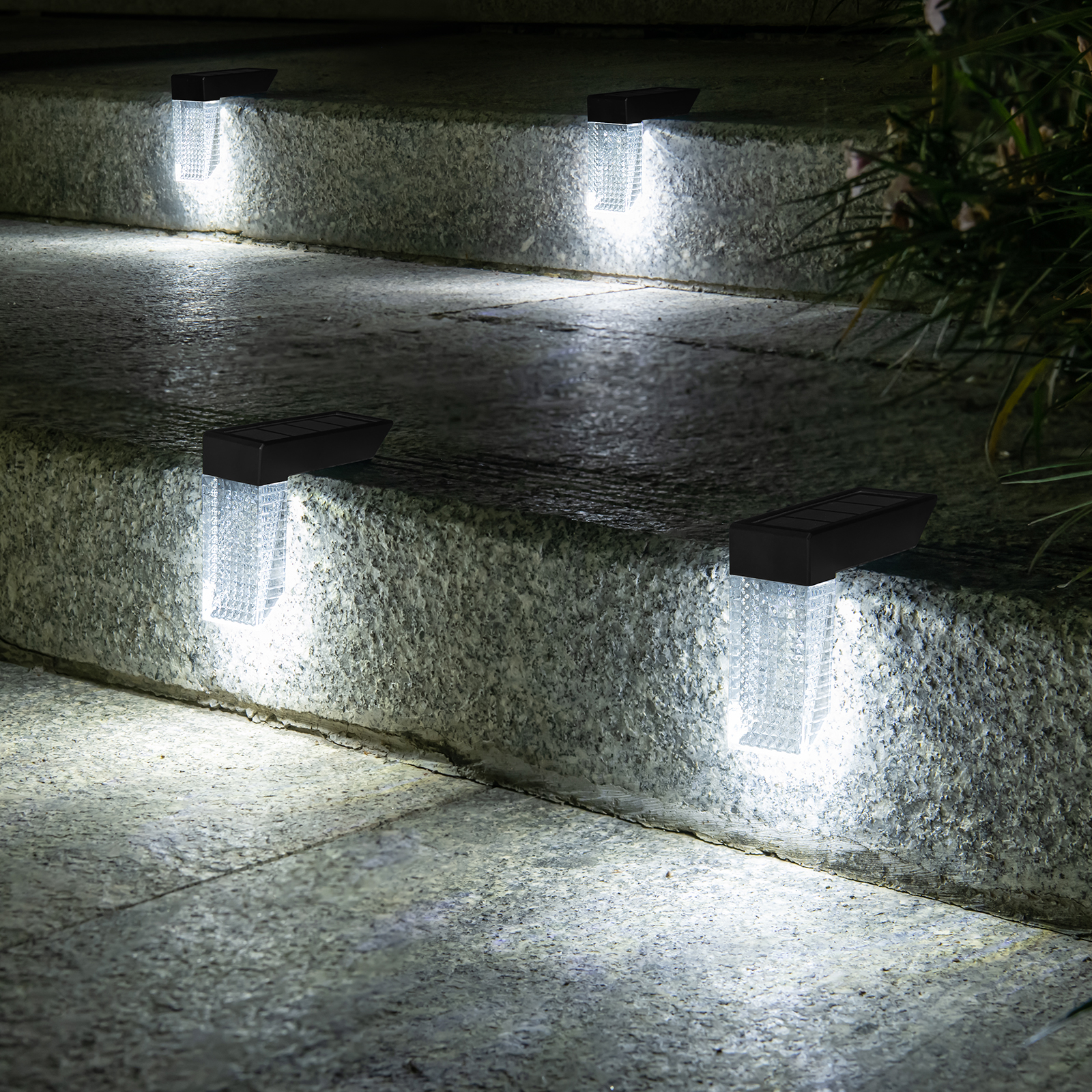 2 pcs/lot solar LED light right Angle stair light L light stair step light Outdoor garden decoration courtyard wall light Outdoor waterproof intelligent induction white light + colorful RGB